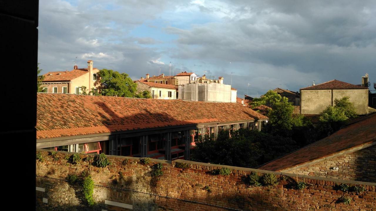 Bed and Breakfast Dorsoduro461 Венеция Экстерьер фото